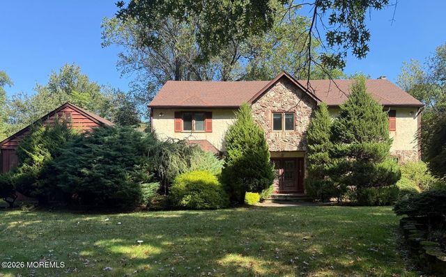 8 Delwood Drive, Holmdel, NJ 07733