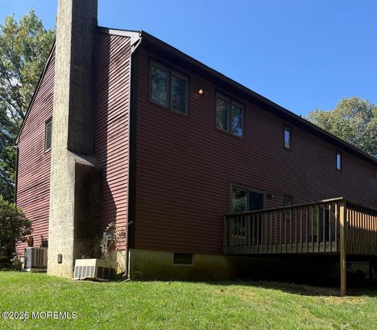 8 Delwood Drive, Holmdel, NJ 07733
