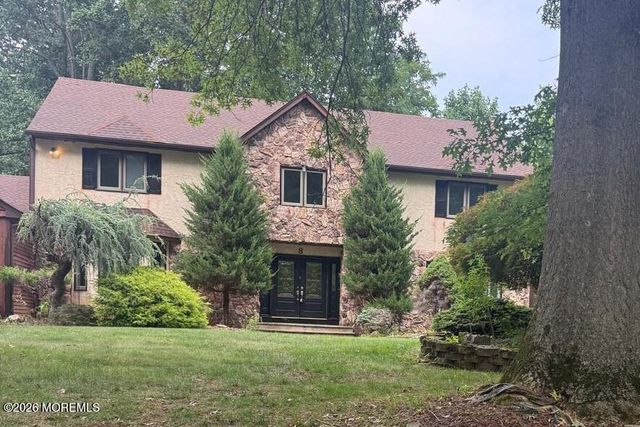 8 Delwood Drive, Holmdel, NJ 07733