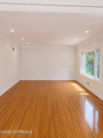 8 Delwood Drive, Holmdel, NJ 07733