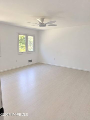 8 Delwood Drive, Holmdel, NJ 07733