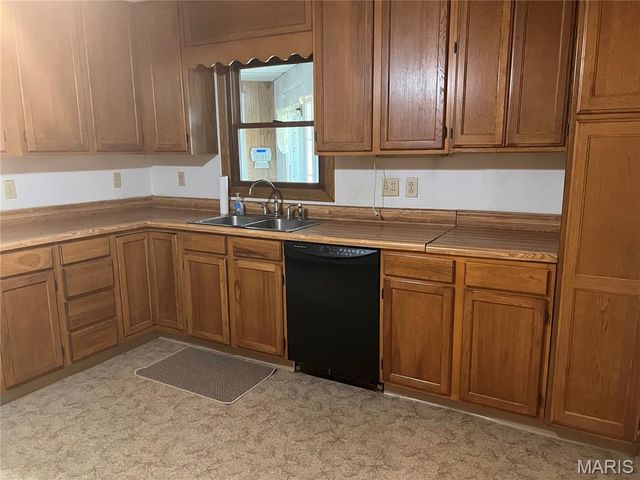 3900 N Park Drive, Belleville, IL 62226