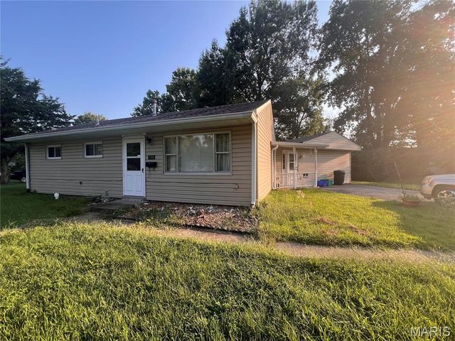 3900 N Park Drive, Belleville, IL 62226