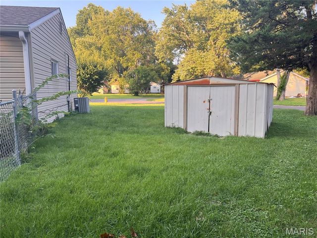 3900 N Park Drive, Belleville, IL 62226