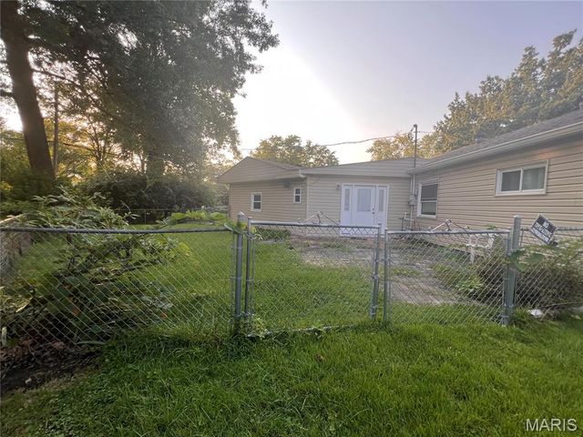 3900 N Park Drive, Belleville, IL 62226