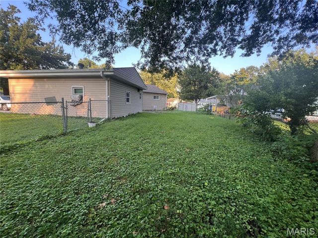 3900 N Park Drive, Belleville, IL 62226