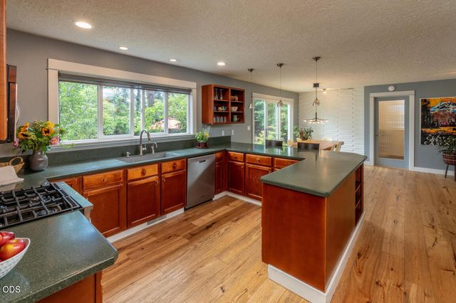 1473 NW Quincy Avenue, Bend, OR 97703