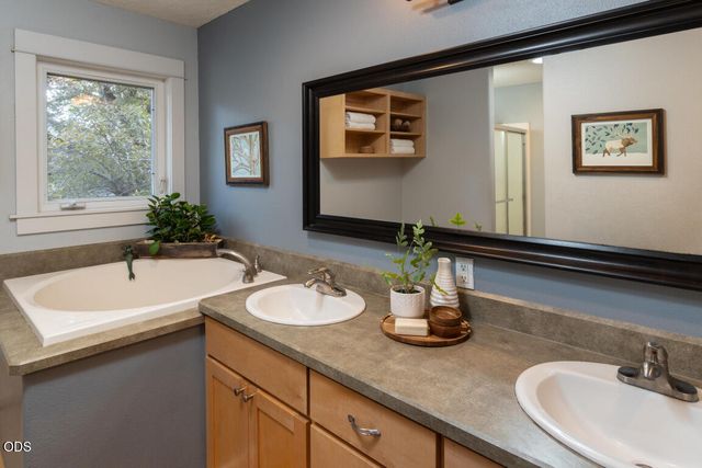 1473 NW Quincy Avenue, Bend, OR 97703