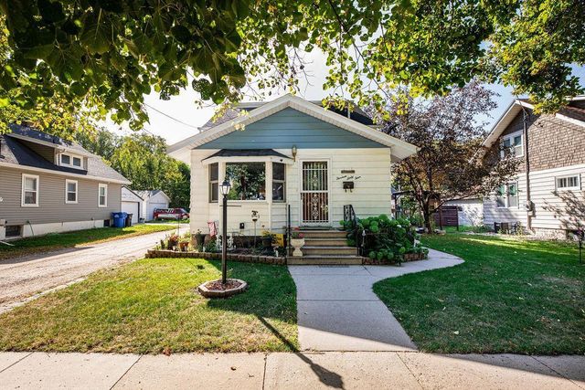 1364 12th Avenue S, Fargo, ND 58103