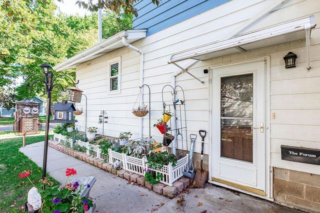 1364 12th Avenue S, Fargo, ND 58103