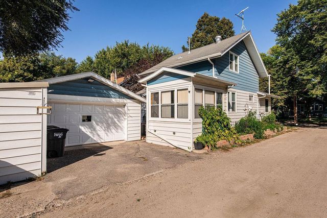1364 12th Avenue S, Fargo, ND 58103