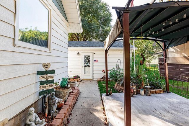 1364 12th Avenue S, Fargo, ND 58103