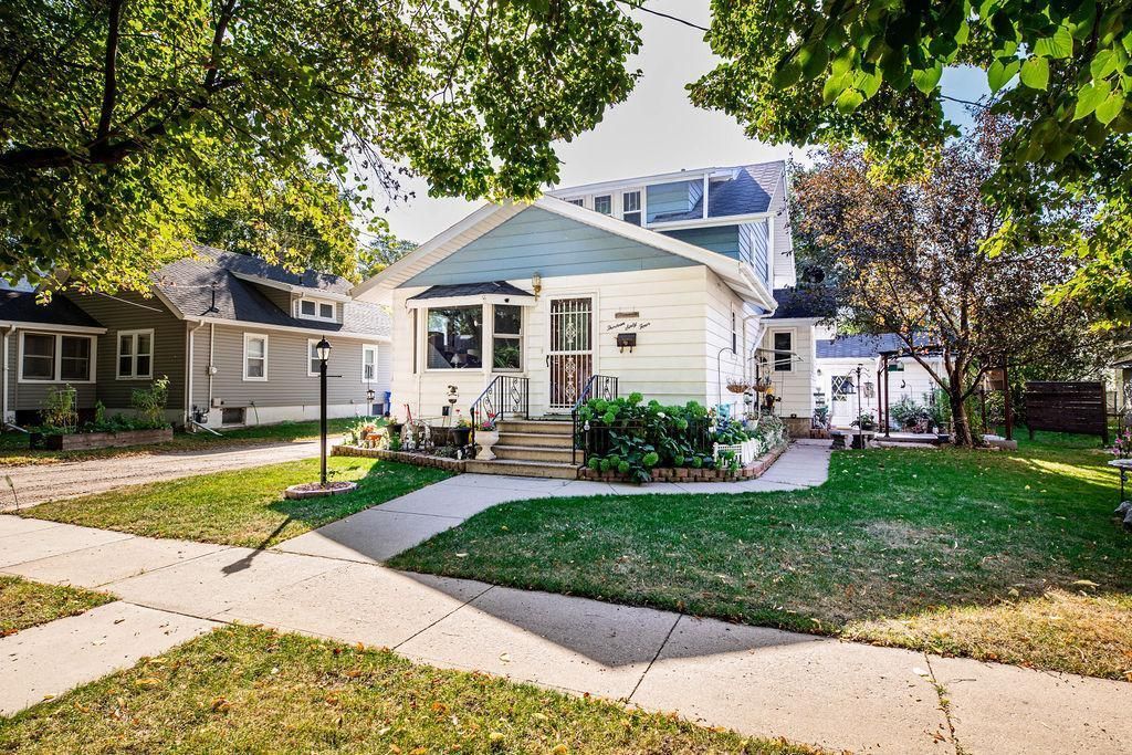 1364 12th Avenue S, Fargo, ND 58103