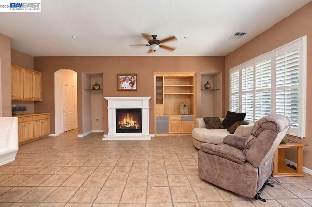 1242 Flores Way, Brentwood, CA 94513