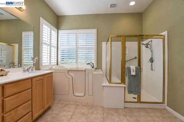 1242 Flores Way, Brentwood, CA 94513
