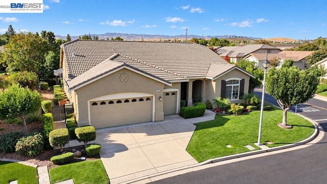 1242 Flores Way, Brentwood, CA 94513