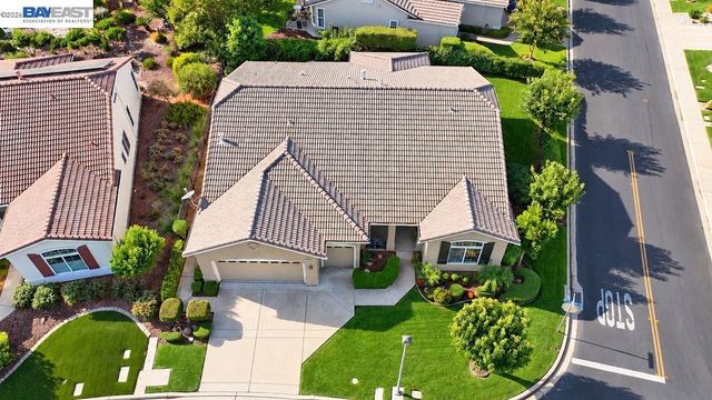 1242 Flores Way, Brentwood, CA 94513