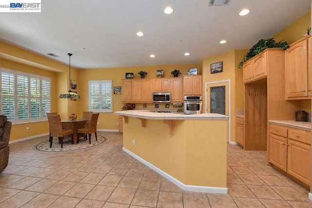 1242 Flores Way, Brentwood, CA 94513