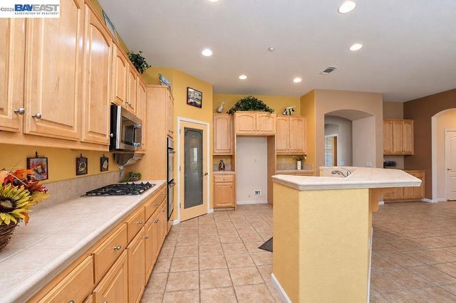 1242 Flores Way, Brentwood, CA 94513