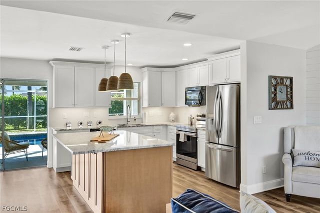 2720 SW 32nd ST, Cape Coral, FL 33914