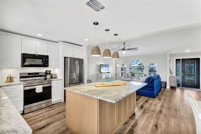 2720 SW 32nd ST, Cape Coral, FL 33914