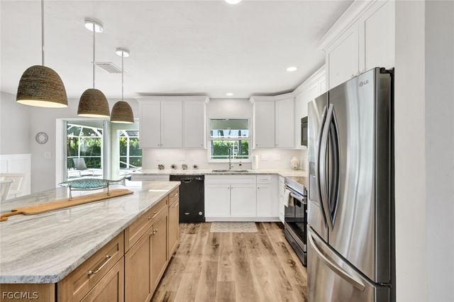 2720 SW 32nd ST, Cape Coral, FL 33914