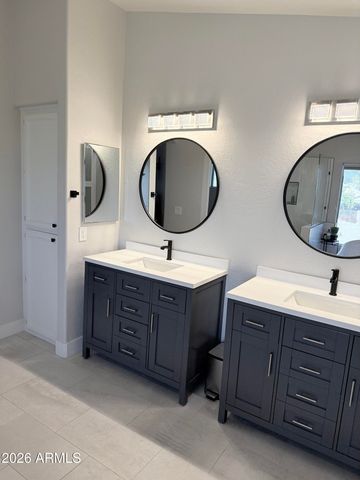 3426 E CLARK Road, Phoenix, AZ 85050