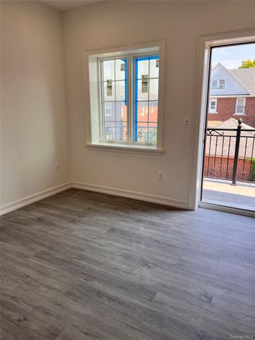 5647 136th Street, Flushing, NY 11355