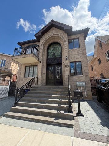 5647 136th Street, Flushing, NY 11355