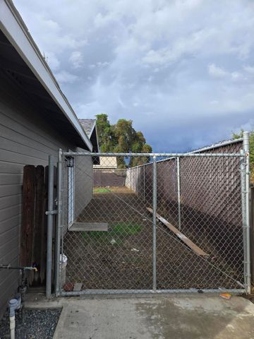 300 Old Town Drive, Tulare, CA 93274