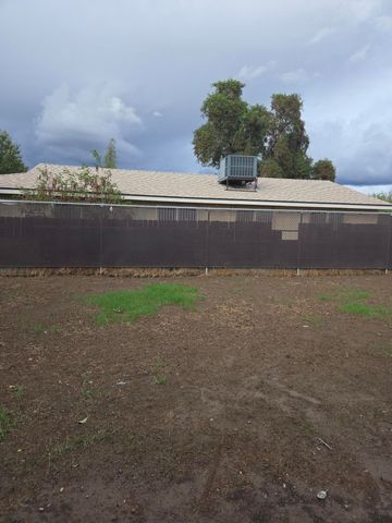 300 Old Town Drive, Tulare, CA 93274