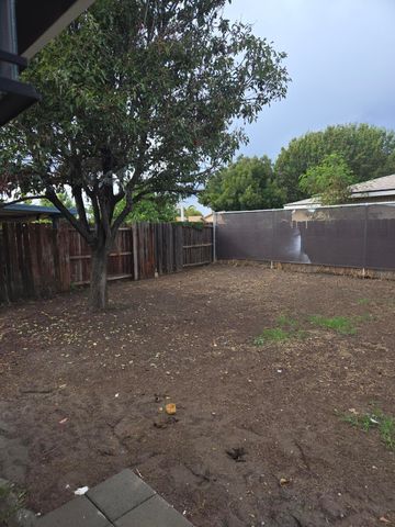 300 Old Town Drive, Tulare, CA 93274