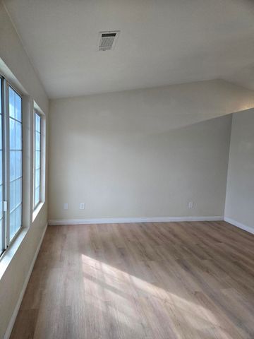 300 Old Town Drive, Tulare, CA 93274