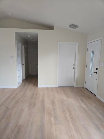 300 Old Town Drive, Tulare, CA 93274