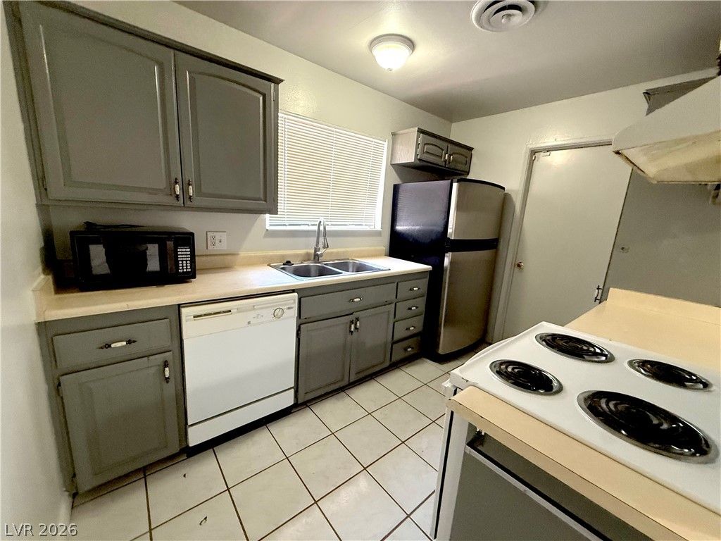 5908 Carmen Boulevard, Las Vegas, NV 89108