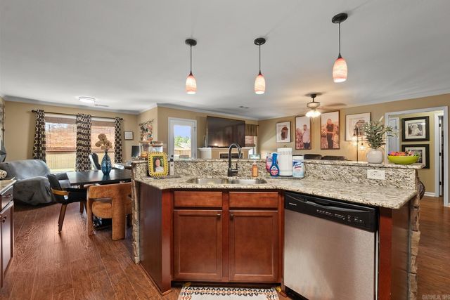 913 Fawn Creek Drive, Bryant, AR 72022