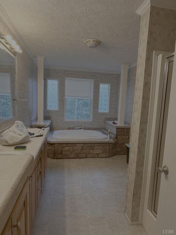 226 Edgewood Ln, Charlotte Court House, VA 23923