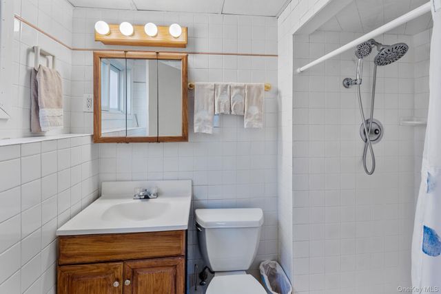 37 Grist Mill Lane, Halesite, NY 11743