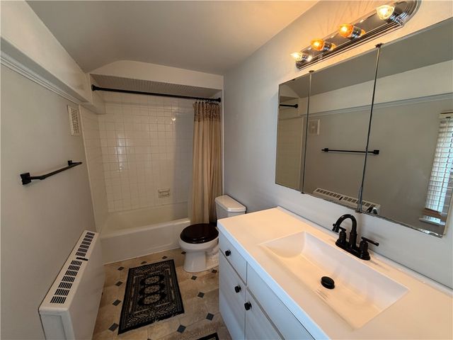 63 poplar Street 3, Newport, RI 02840