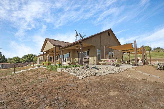 23595 N Mackville Rd, Clements, CA 95227