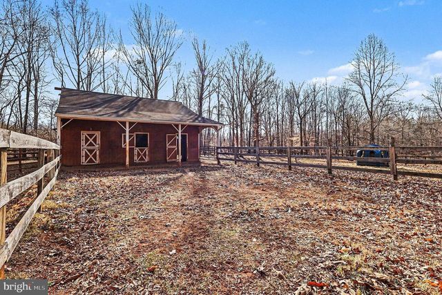 8318 DIAMOND HILL RD, Warrenton, VA 20186