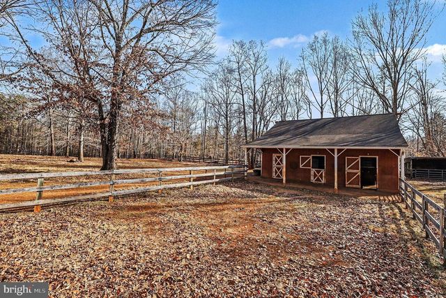 8318 DIAMOND HILL RD, Warrenton, VA 20186