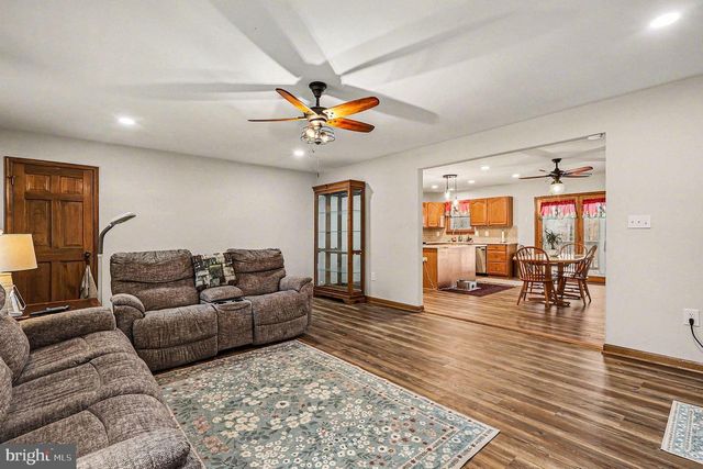 8318 DIAMOND HILL RD, Warrenton, VA 20186