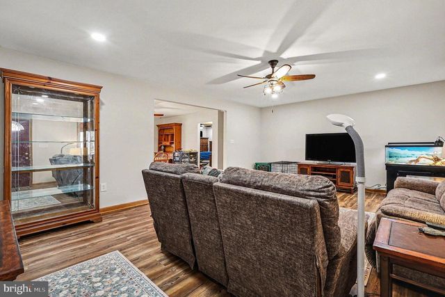 8318 DIAMOND HILL RD, Warrenton, VA 20186