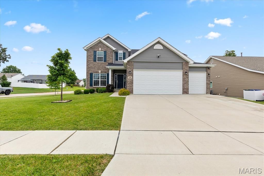228 Burrograss Drive, Wentzville, MO 63385