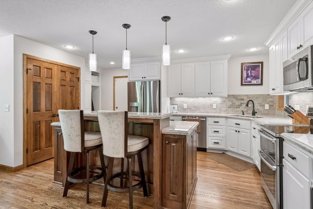 6117 Habitat Court S, Edina, MN 55436