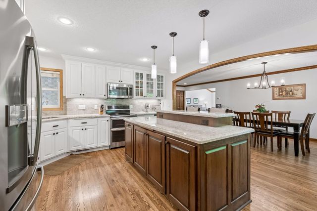 6117 Habitat Court S, Edina, MN 55436