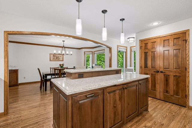 6117 Habitat Court S, Edina, MN 55436