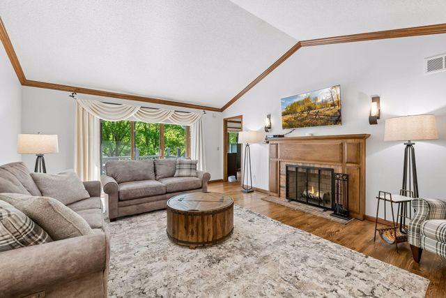6117 Habitat Court S, Edina, MN 55436
