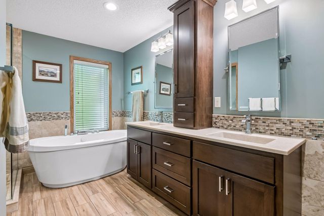 6117 Habitat Court S, Edina, MN 55436
